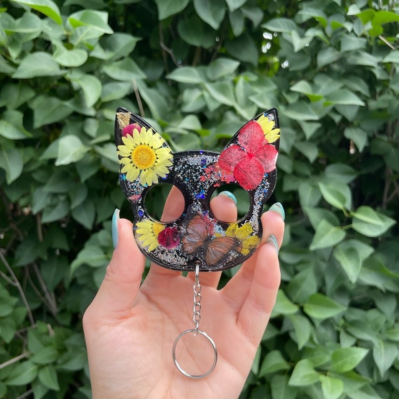 Handmade Resin Safety Keychain! - Picture 3 of 3
